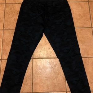 Uniqlo Camo Print skinny pants